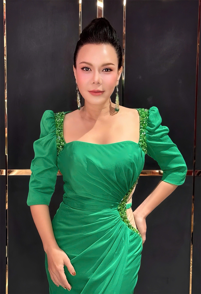 Việt Hương ghi dấu ấn mạnh mẽ ở điện ảnh những năm gần đây.