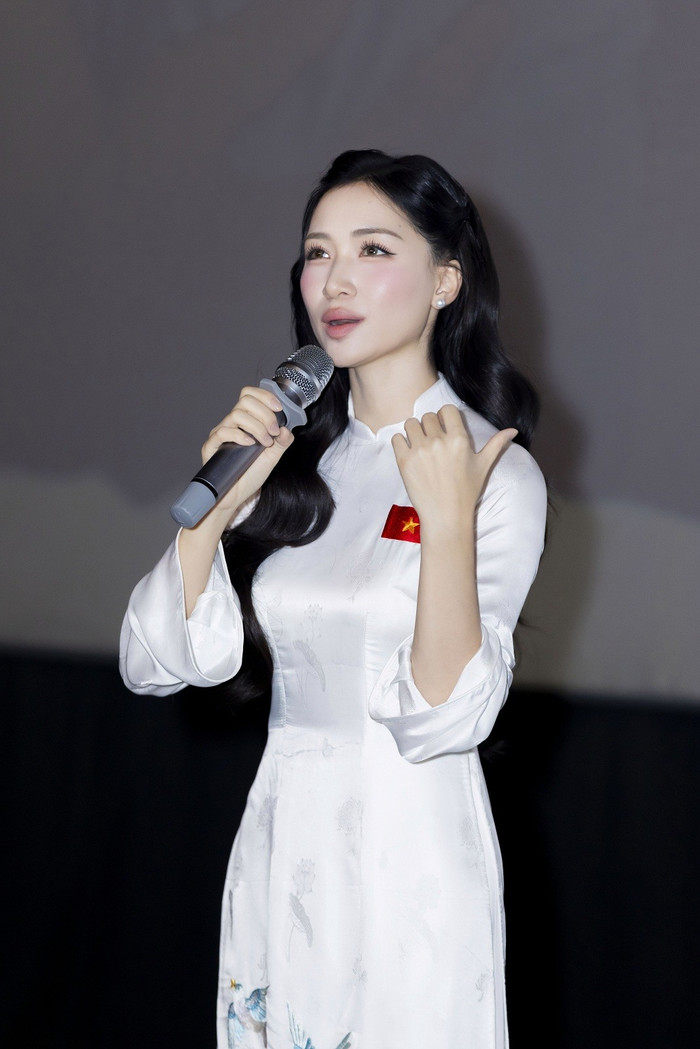 Hòa Minzy công khai nhắn nhủ Nguyễn Văn Chung: 'Đừng quên em nha' Ảnh 2