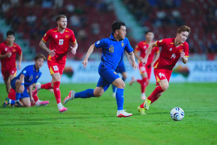 Thất bại 0-2 trước tuyển Việt Nam ở trận chung kết lượt đi AFF Cup 2026 là kết quả đáng tiếc với Thái Lan, nhưng màn trình diễn cho thấy họ vẫn chơi thứ bóng đá đáng nể. Ảnh: FAT