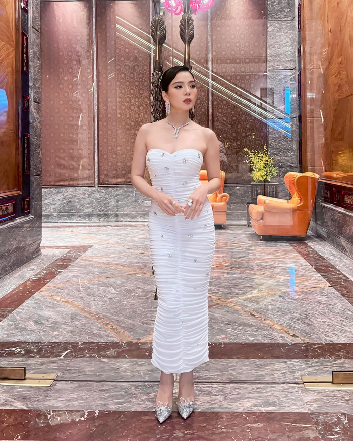 Cái kết bất ngờ khi Lệ Quyên đề nghị chia tay Lâm Bảo Châu Ảnh 1