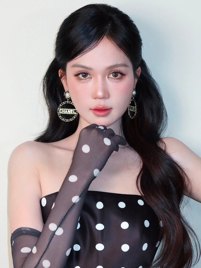 Ngọc Trinh từng bước chuyển mình từ người mẫu sang diễn viên điện ảnh. Ảnh: FBNV.