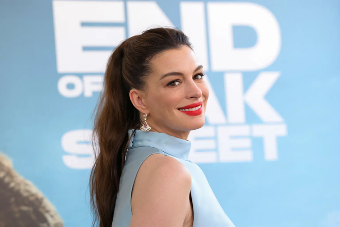 Không chỉ thử nghiệm với độ dài, Anne Hathaway cũng từng nhiều lần thay đổi màu tóc.&nbsp;