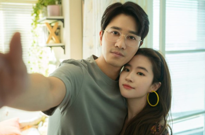 Bành Quán Anh và Lưu Diệc Phi trong phim 'Câu chuyện Hoa Hồng'. Ảnh: Nhà sản xuất