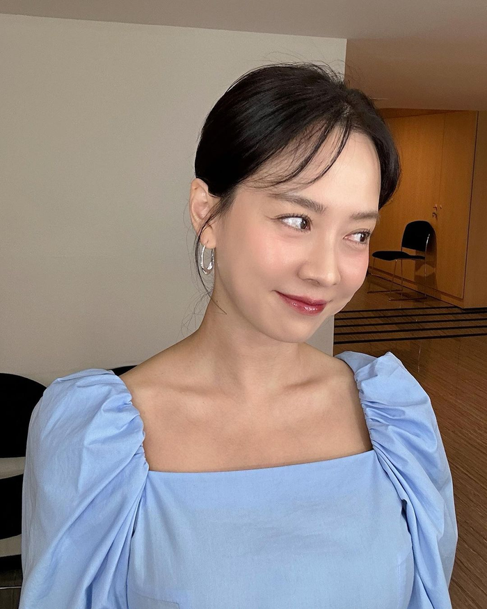 Sau nhiều năm hoạt động nghệ thuật, Song Ji Hyo vẫn giữ nguyên sức hút của thời thanh xuân.
