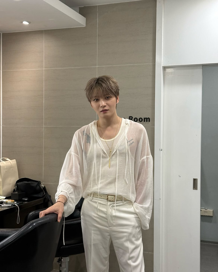 Kim Jae Joong xúc động khi trở lại Music Bank sau 18 năm Ảnh 2