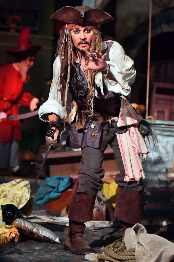 Jack Sparrow đã thay đổi sự nghiệp Johnny Depp khi The Curse of the Black Pearl ra mắt năm 2003.