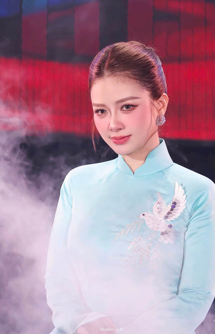 Hình ảnh ngày càng nữ tính, trưởng thành của Dương Hoàng Yến. Ảnh: FBNV