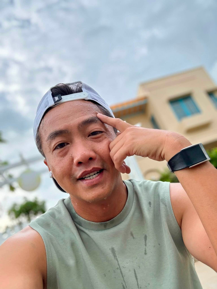 Cường Đô La phải cách ly vợ con một thời gian vì bị bệnh.