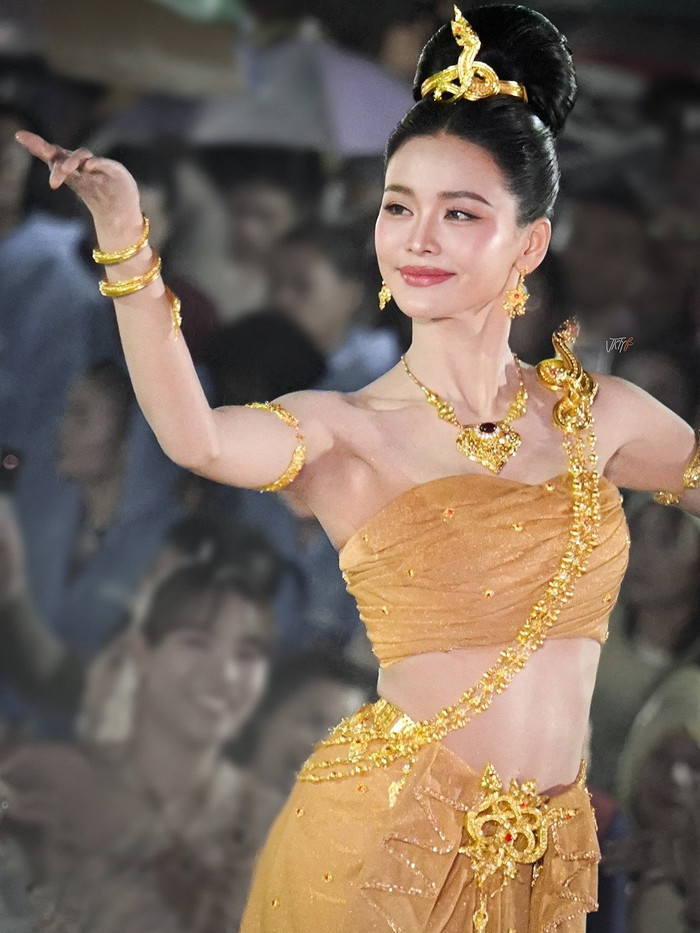 Engfa Waraha từng đoạt danh hiệu Á hậu 1 Miss Grand International.