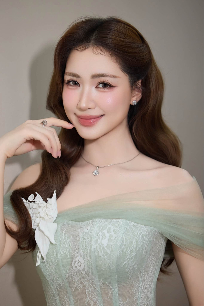 Hòa Minzy tặng vé 'concert quốc gia' cho cặp khán giả đặc biệt Ảnh 1