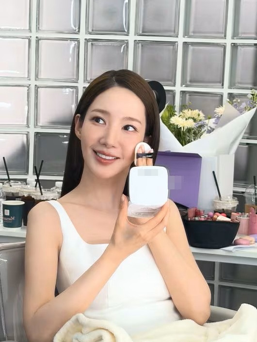 Nhiều khán giả cho rằng Park Min Young quá gầy.