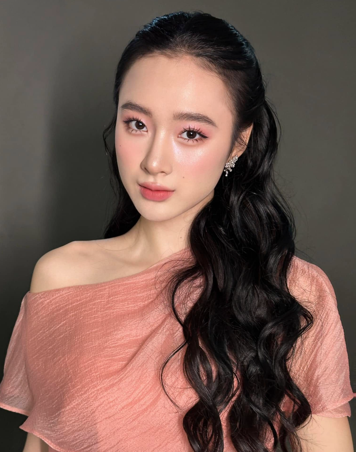 Angela Phương Trinh từng là gương mặt diễn viên nhí nổi bật của màn ảnh Việt. Ảnh: FBNV