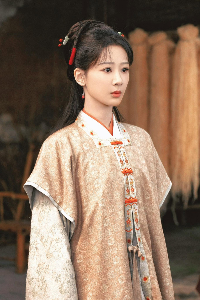 Tin đồn Dương Tử góp mặt trong Tảo Thử Lĩnh gây chú ý trong bối cảnh dự án đang cân nhắc chuyển nhân vật chính từ nam sang nữ. Ảnh: Weibo