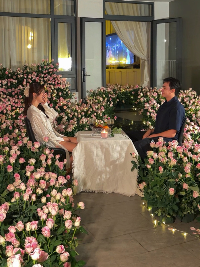 Diệp Lâm Anh hạnh phúc bên bạn trai kém 11 tuổi.