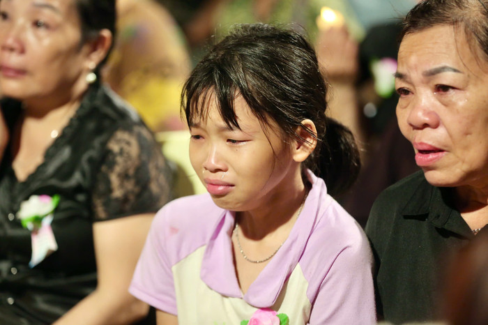 Bông hồng cài áo lễ Vu Lan và những giọt nước mắt nhớ cha, thương mẹ Ảnh 5