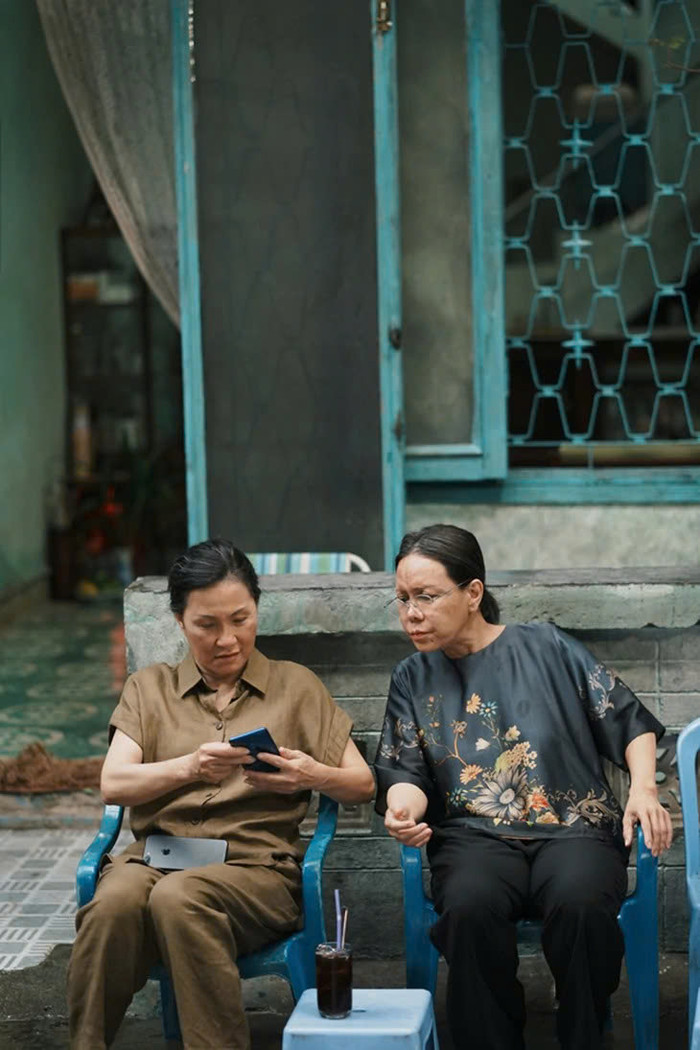 Việt Hương và Hồng Đào với hai vai diễn trong Cục Vàng Của Ngoại.&nbsp;