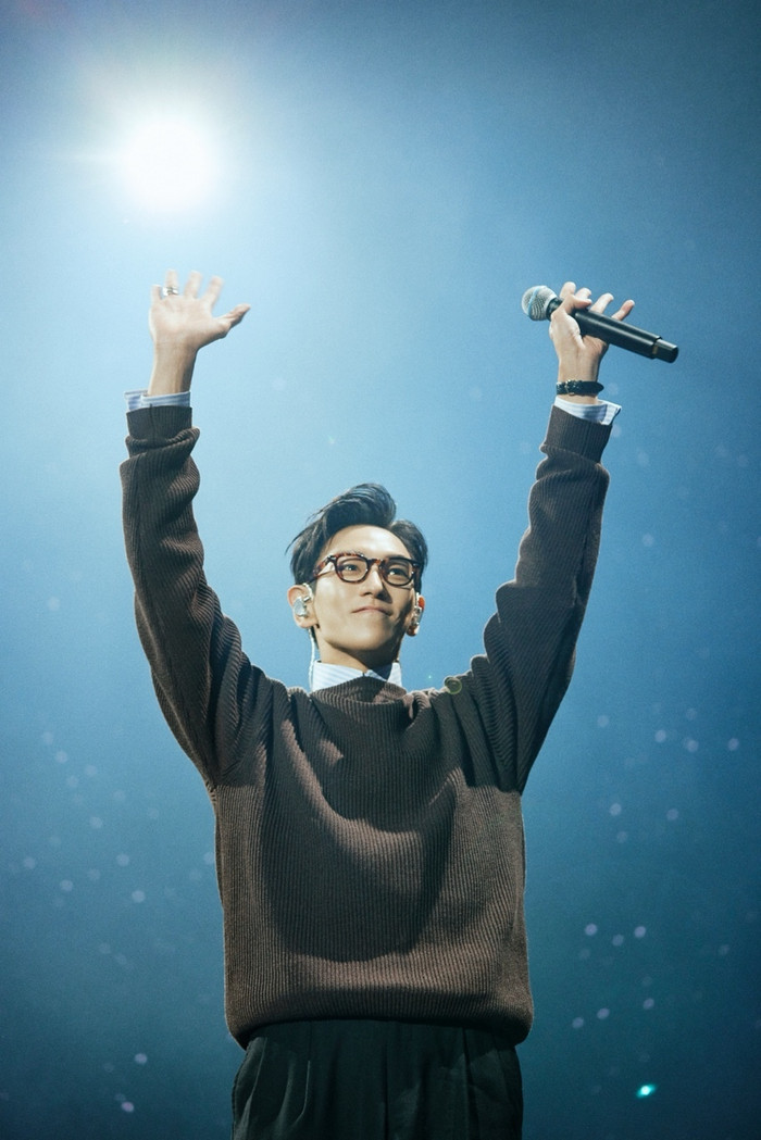 BIGBANG kỷ niệm 20 năm: Ba thành viên hội ngộ, T.O.P lặng lẽ viết chương riêng Ảnh 2