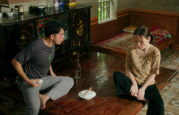 Trong phim, Quốc (MC Tuấn Tú) là người chồng khiến cuộc sống của Yến (Đan Lê) nhiều lần rơi vào căng thẳng.