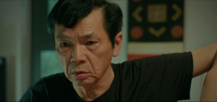 NSND Trung Anh vào vai ông Khiêm, bố của Minh, người có quan điểm nghiêm khắc về lựa chọn của con gái. Ảnh: NSX