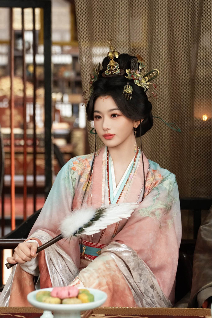 Nữ chính Lý Thuật do Khổng Tuyết Nhi đảm nhận. Ảnh: Weibo