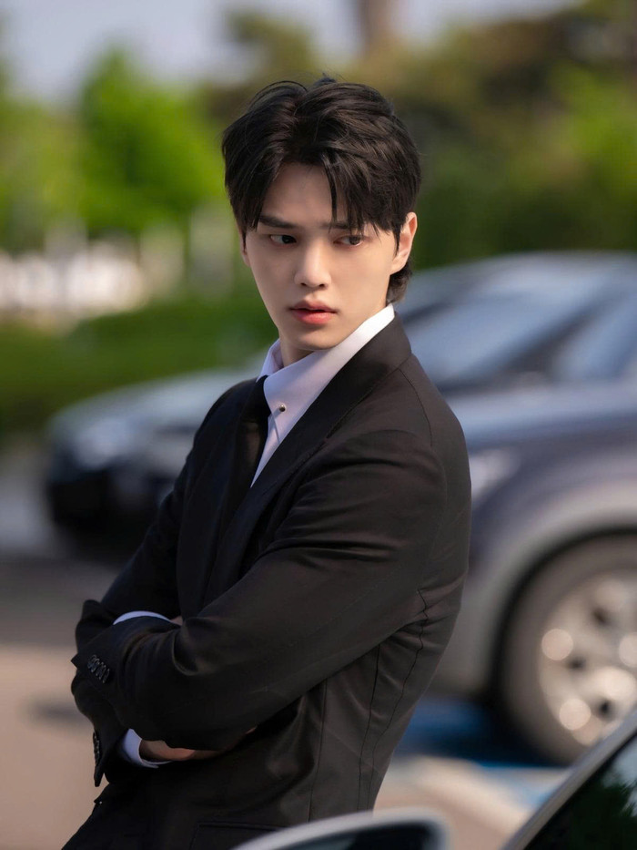 Diễn viên Song Kang.
