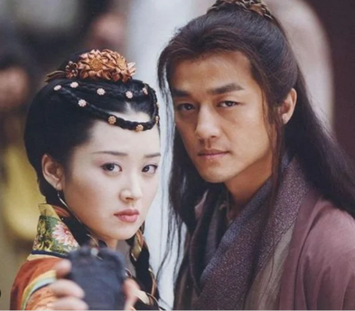Tiếu Ngạo Giang Hồ (2001) ghi dấu với hình tượng Lệnh Hồ Xung phóng khoáng, trọng tình nghĩa.