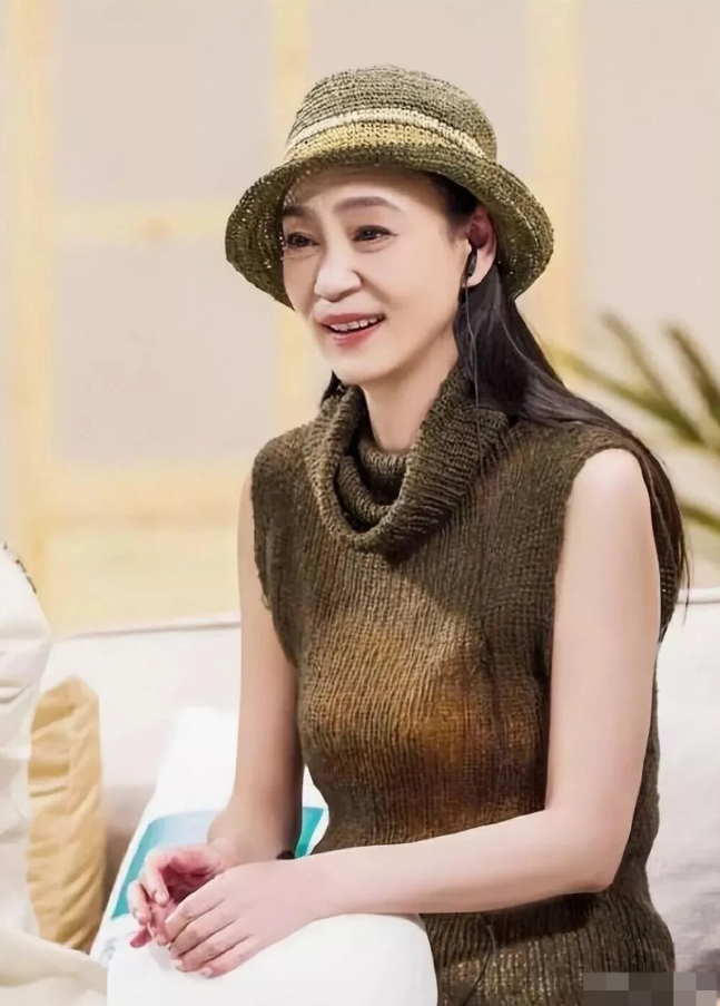 Từ một cô gái 19 tuổi bước vào ngành diễn xuất, Lưu Tuyết Hoa từng bước trở thành một trong những nữ diễn viên được yêu thích của truyền hình Hoa ngữ. Ảnh: Weibo.