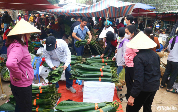 Khung cảnh một buổi chợ sáng ở vùng quê của Nghệ An. Ảnh: báo Nghệ An