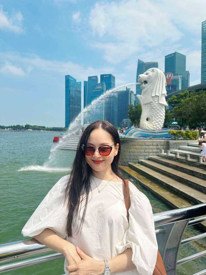 Hình ảnh rạng rỡ của diễn viên Lan Phương tại Singapore. Ảnh: FBNV