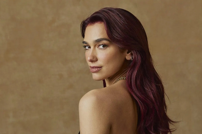 Sau đám cưới, Dua Lipa tiết lộ điều chưa từng có trong âm nhạc của mình Ảnh 3