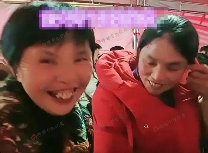 Gặp lại chồng cũ trong đám cưới, người phụ nữ nói một câu khiến cả bàn tiệc bất ngờ Ảnh 3