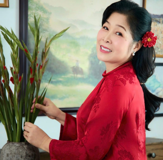 NSND Hồng Vân.