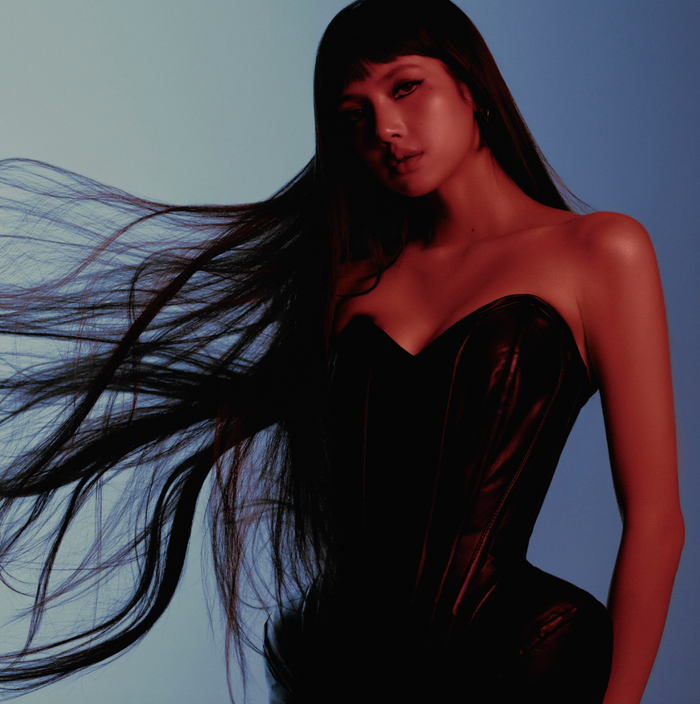 Hình ảnh mới đây của Lisa.