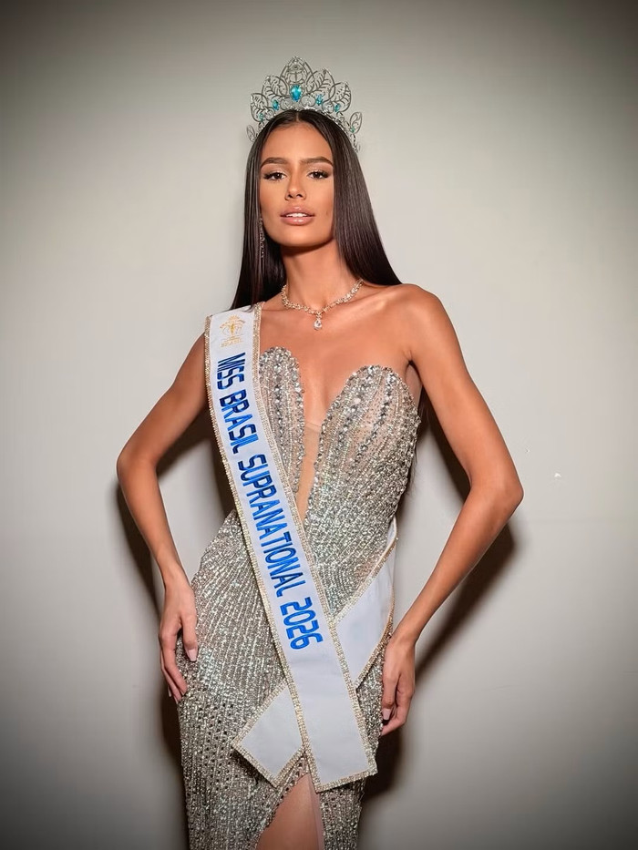 Miss Supranational Brazil 2026 Lara Marina vừa bị ban tổ chức cuộc thi tước vương miện.