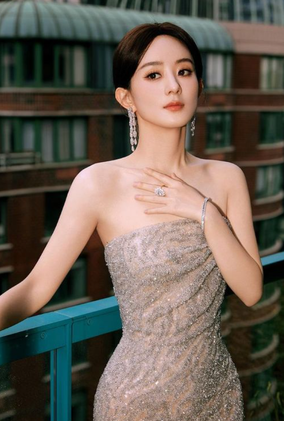 Triệu Lệ Dĩnh.