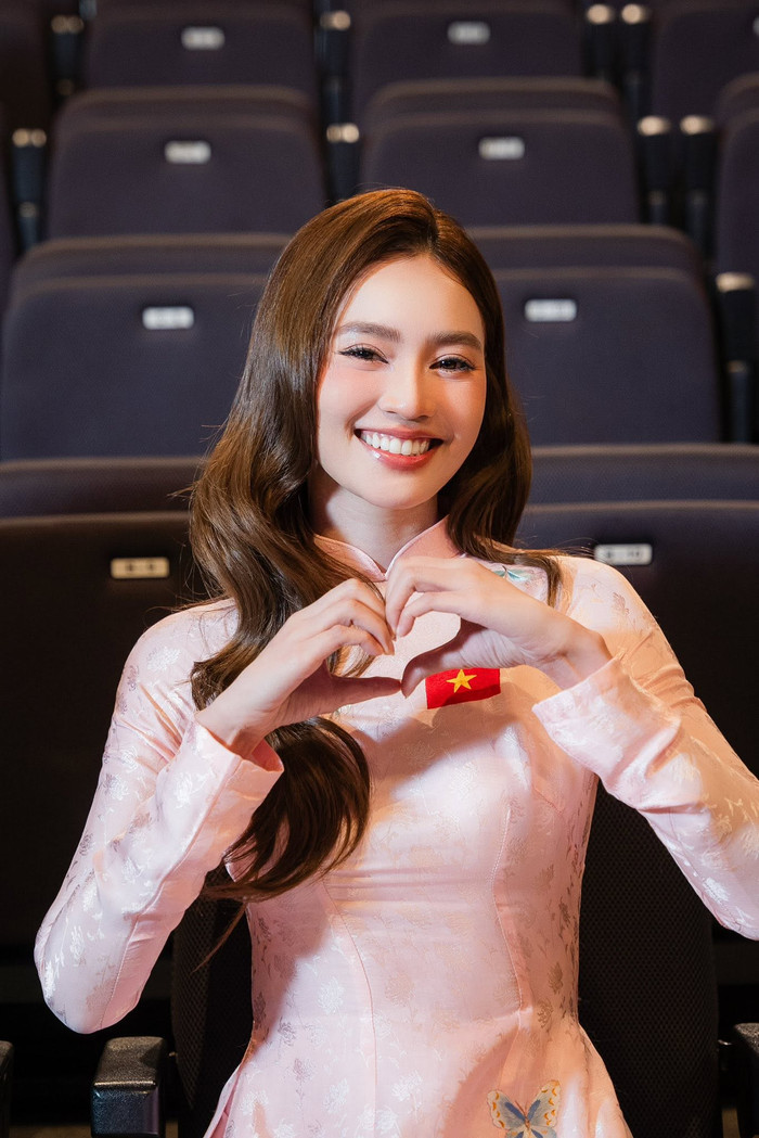 Những màn ăn mừng gần gũi, hài hước của Ninh Dương Lan Ngọc mỗi khi tuyển Việt Nam chiến thắng từng khiến người hâm mộ thích thú. Ảnh: FBNV.