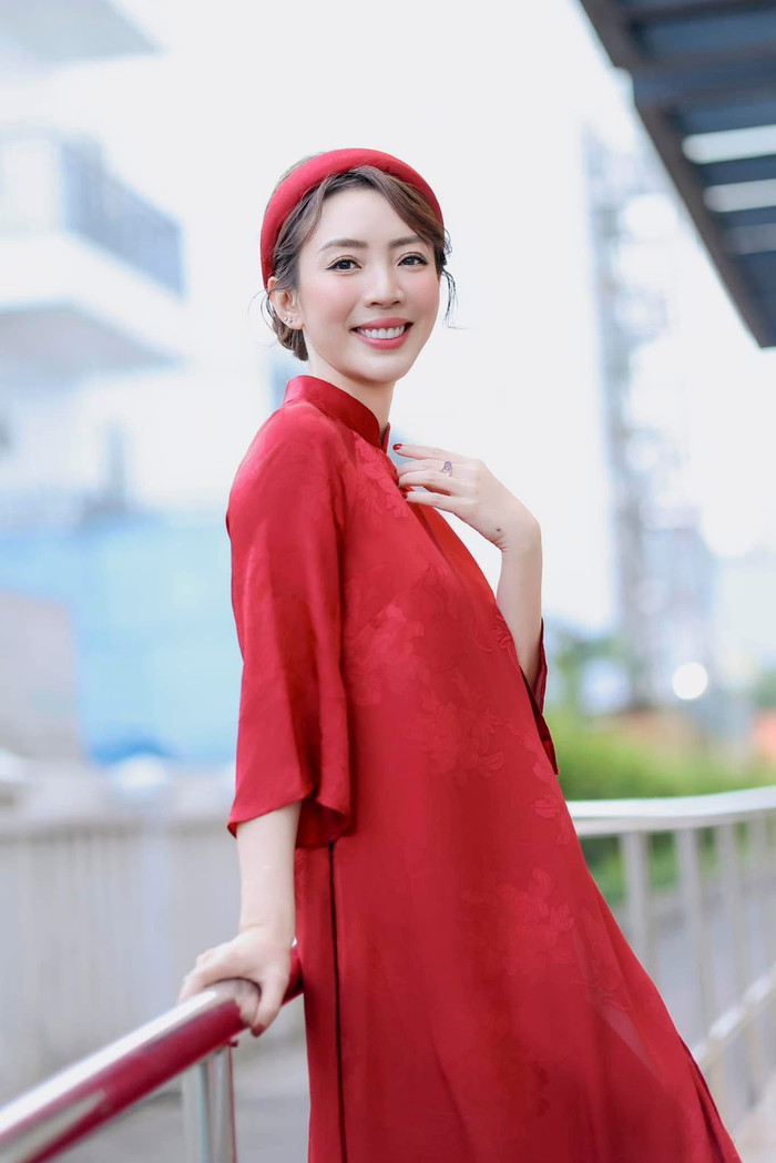 Thu Trang phấn khích trước khoảnh khắc đội tuyển Việt Nam lên ngôi vô địch. Ảnh: FBNV.