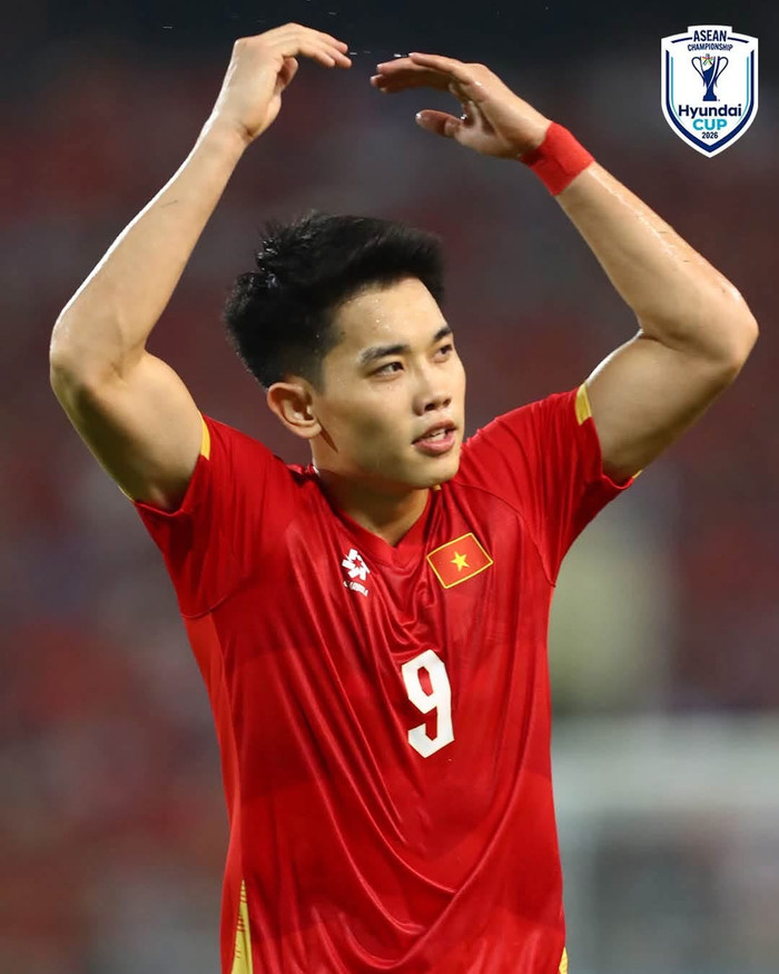 Nguyễn Đình Bắc đã trở thành cái tên nổi bật nhất AFF Cup 2026 khi giành cú đúp danh hiệu cá nhân cao quý sau chức vô địch của tuyển Việt Nam. Ảnh: ASEAN United FC