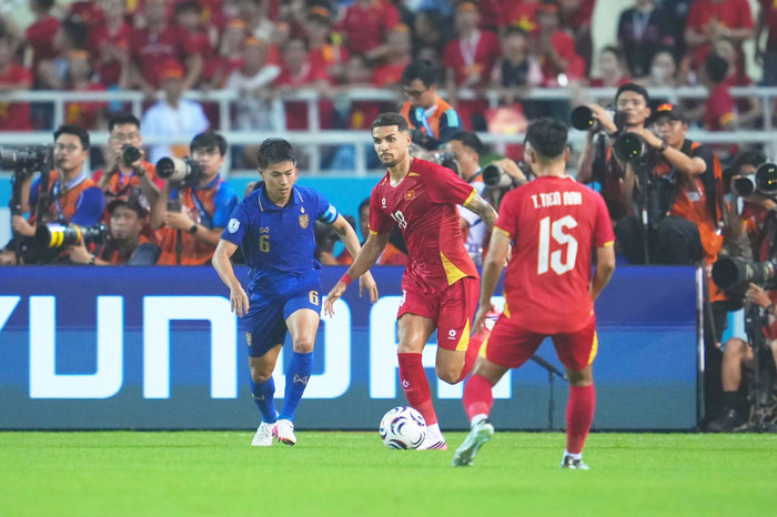 Tuyển Việt Nam đã bảo vệ thành công ngôi vô địch AFF Cup 2026 sau trận hòa 2-2 trước Thái Lan trên sân Mỹ Đình. Ảnh: FAT