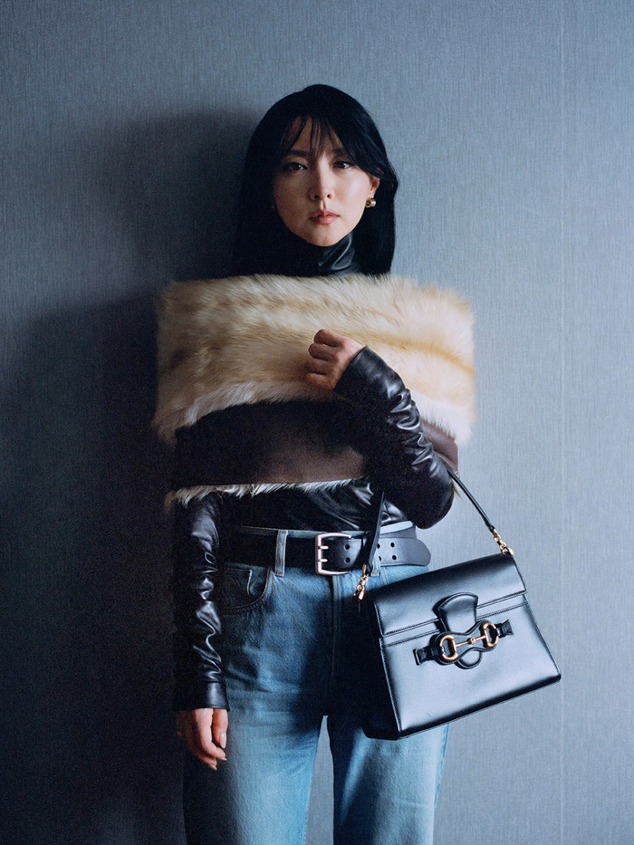 Hình ảnh mới đầy khác lạ của Lee Young Ae.