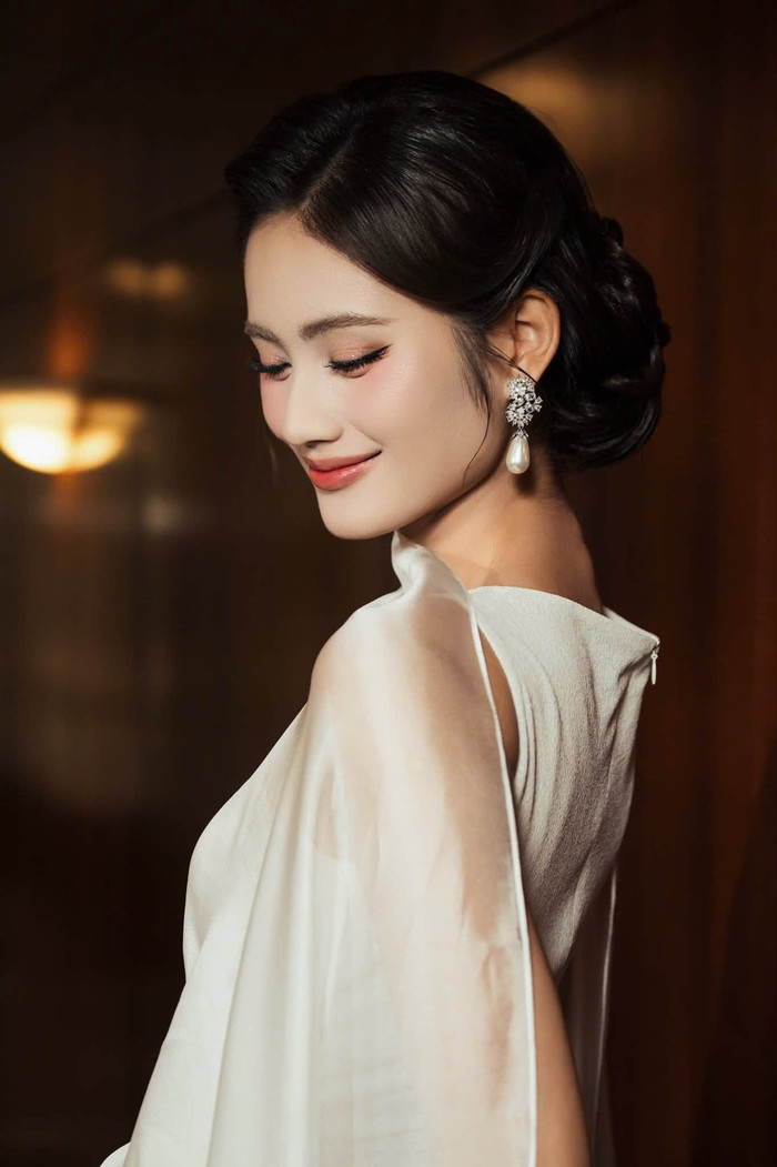 Nhiều khán giả trông chờ Ý Nhi trở về Việt Nam sau 3 năm du học Úc.