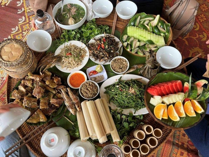 Mâm cơm của bà con đồng bào người Thái ở miền Tây Nghệ An. Ảnh: Sức khỏe & Đời sống