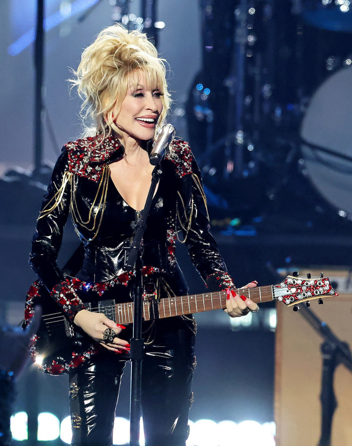Harry Styles tri ân Dolly Parton tại Madison Square Garden, khán giả xúc động Ảnh 4