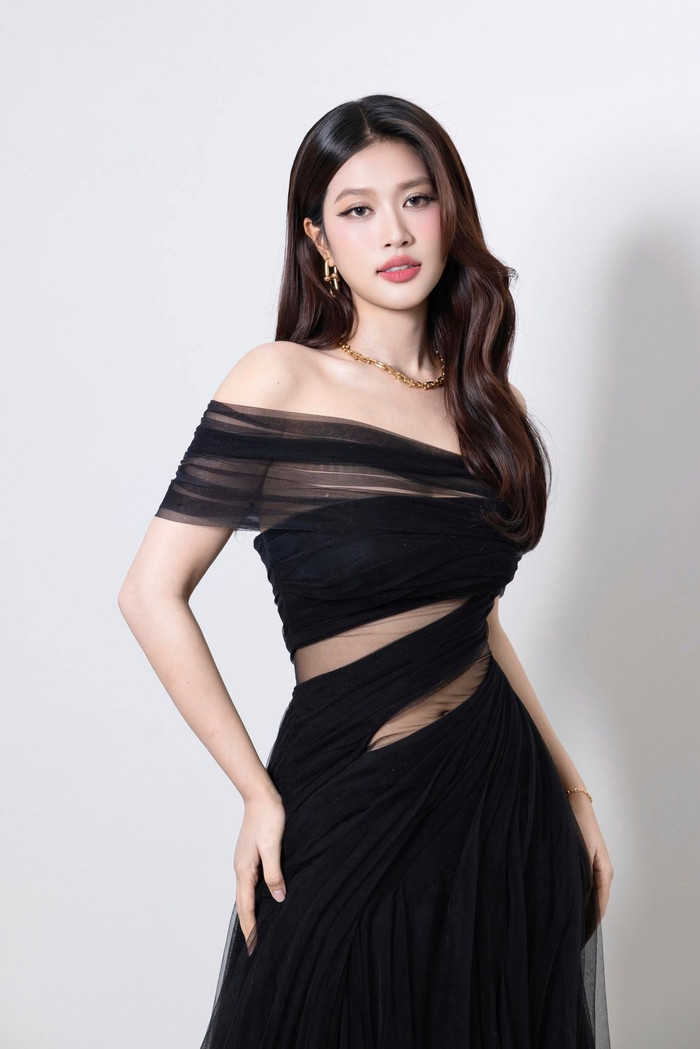 Nữ diễn viên trẻ đón thêm cơ hội sau thành công của Hẹn Em Ngày Nhật Thực. Ảnh: FBNV.
