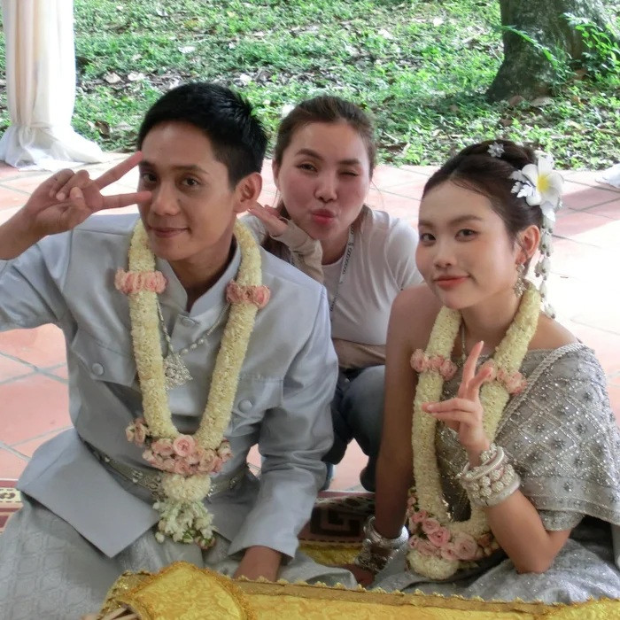 Chị gái hơn 8 tuổi đồng hành với Phương Mỹ Chi trong MV Thiên Đường Với Người Thương.