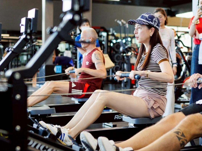 Madam Pang lựa chọn nhiều hình thức tập luyện thay vì chỉ gắn bó với một bộ môn.
