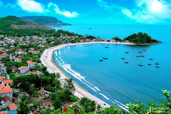 Biển Quỳnh xanh biếc. Ảnh: báo Nghệ An