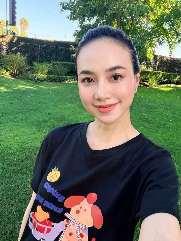 Đinh Ngọc Diệp cho biết cô luôn yêu những câu chuyện, những bài học mẹ dạy và sẽ khắc ghi những điều đó thật lâu. Ảnh: FBNV