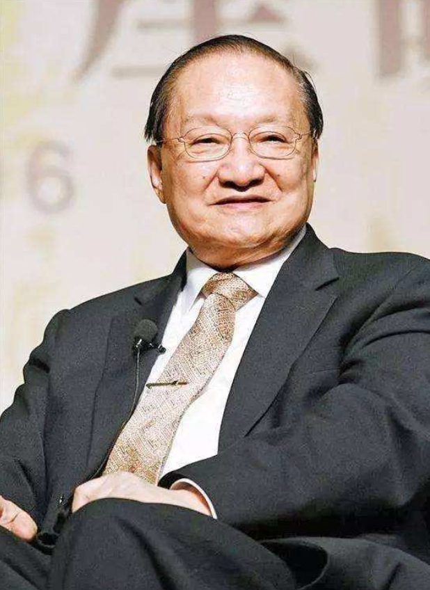 Nhà văn võ hiệp Kim Dung.