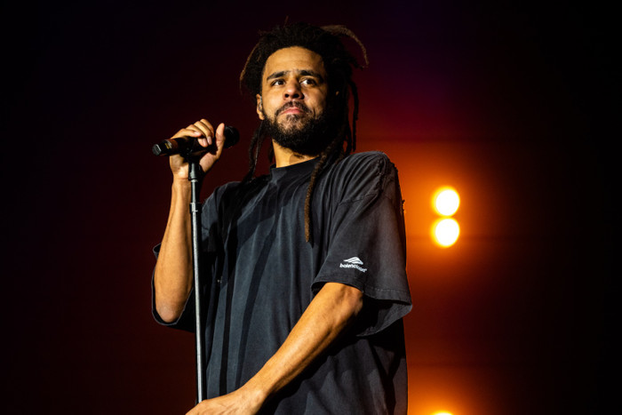 J. Cole hủy show sát giờ G sau khi thành viên ê-kíp qua đời trong tai nạn trên cao tốc Ảnh 4